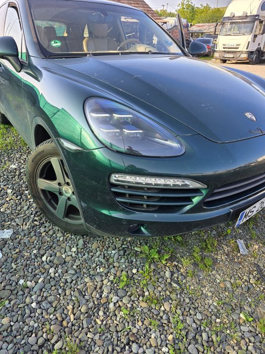 Aripa stanga , dreapta, capota , bara fata , faruri, stopuri, haion porsche cayenne
