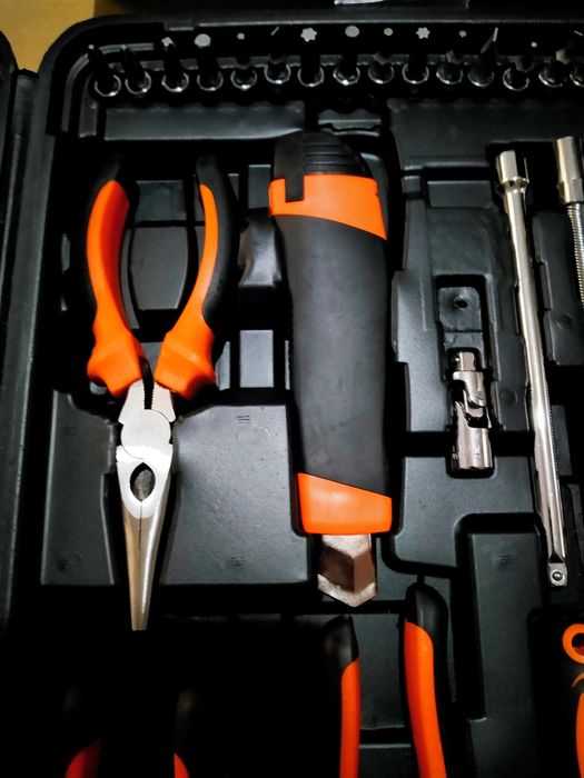 Trusă scule 109 piese – nouă, neutilizată – valiză completă casă & auto