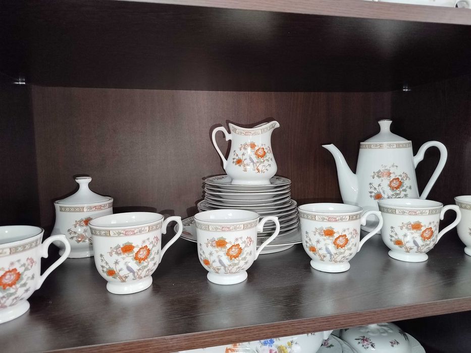 Продаю:,  Сервизы столовые и чайные