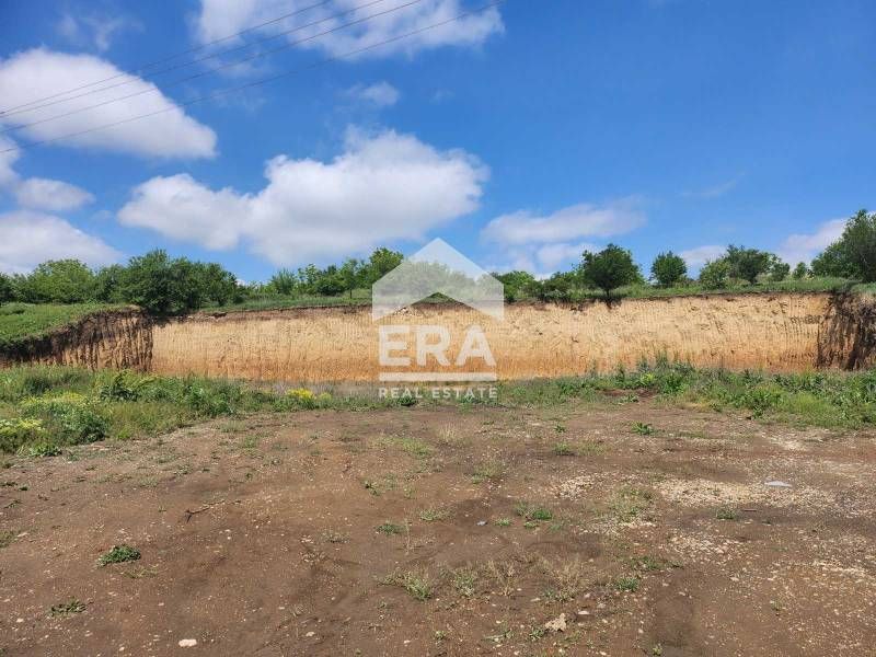 Продава се Парцел в Русе, Промишлена зона - Изток - 1736 кв.м за 44 €/кв.м - Снимка #1