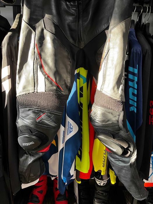 Kожен мото екип PROBIKER PRX- ,2части 54-L ,всички протектори,като нов