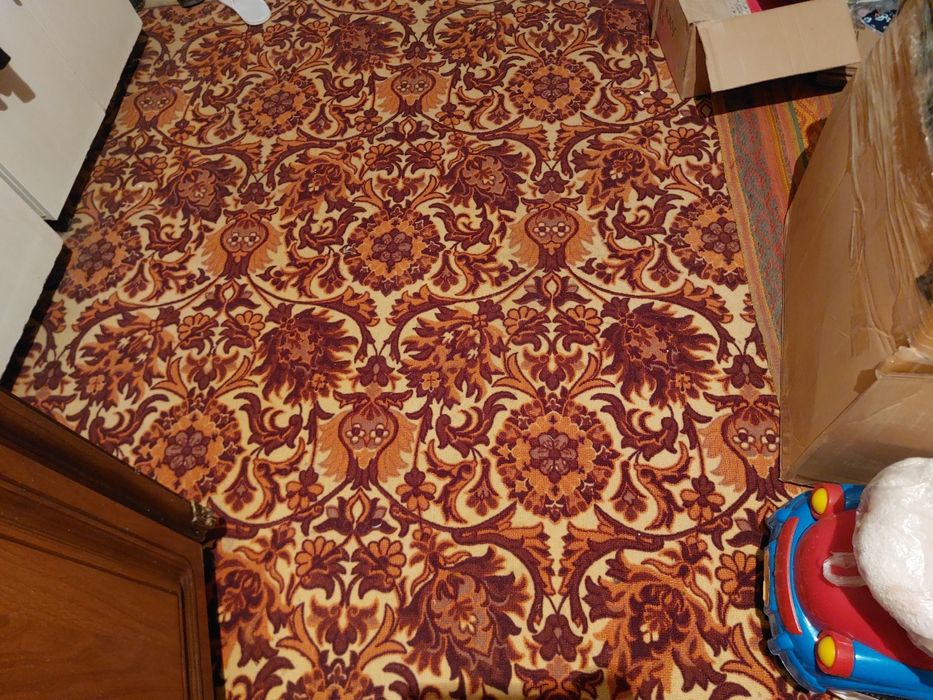 Ковры продаеться
