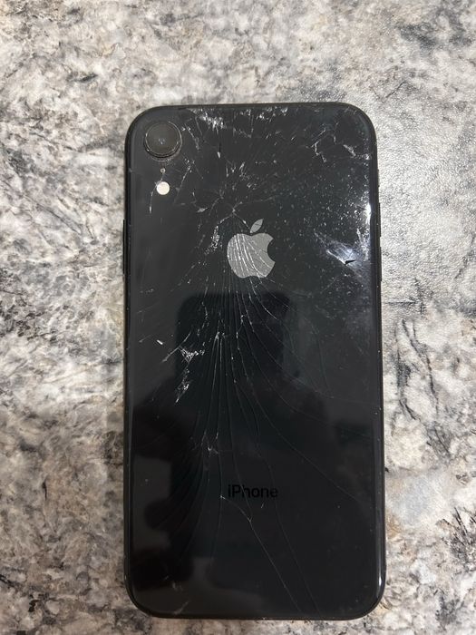 Продам Iphone XR