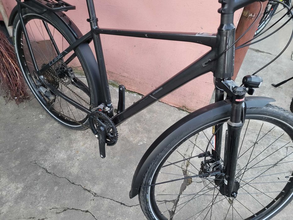 Bicicleta treaking cube katmandu 28