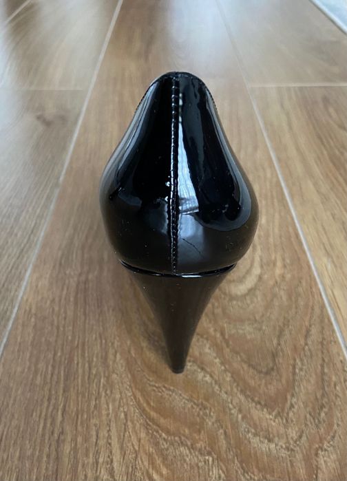 Pantofi Yves Saint Laurent