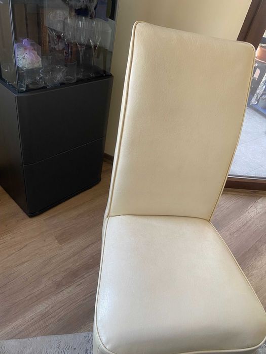 Трапезни столове еко кожа