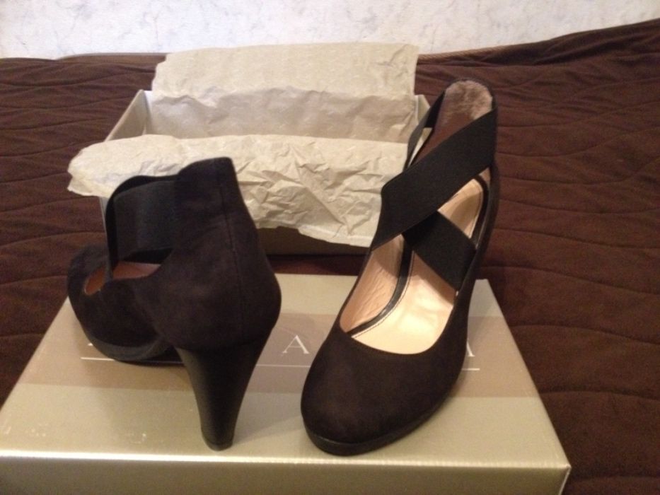 Елегантни дамски обувки Lazzarini