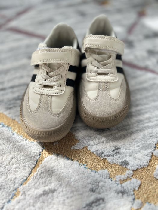 Продам кроссовки