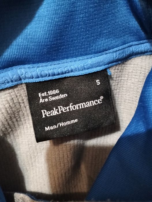 Bluza merinos Mons Royale și hanorac Peak Performance M și S