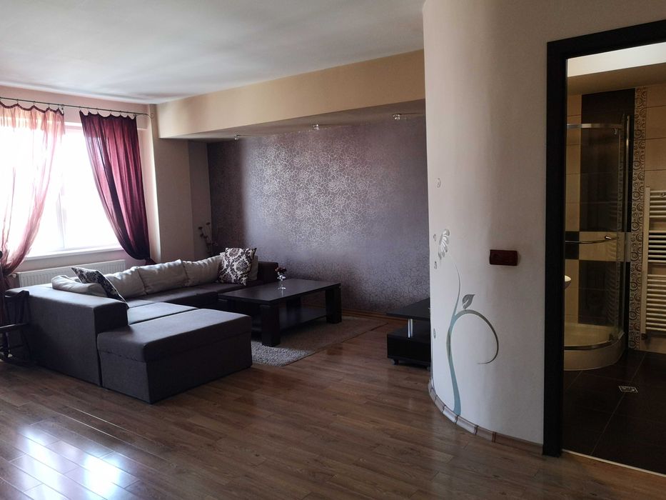 Vand apartament 76 mp si garaj subteran, bloc nou, etaj intermediar, lift, zona de sus