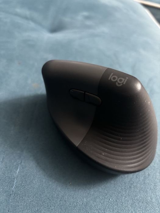 Мышь Logitech Lift Vertical