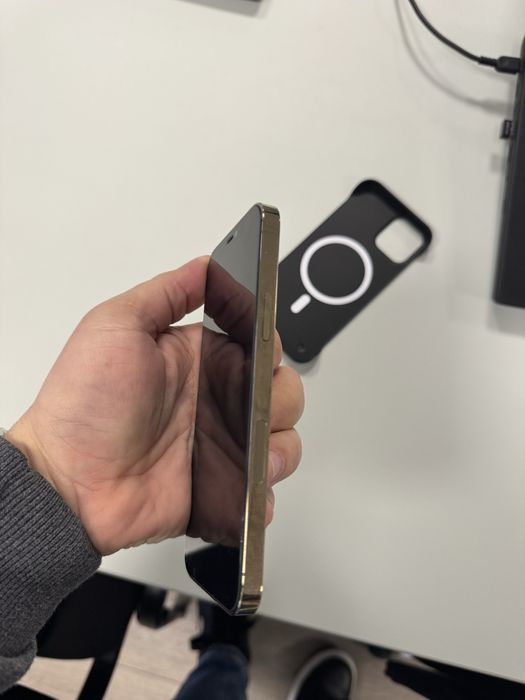 VAND(nu schimb) IPHONE 12 pro 512 gb,neverlock