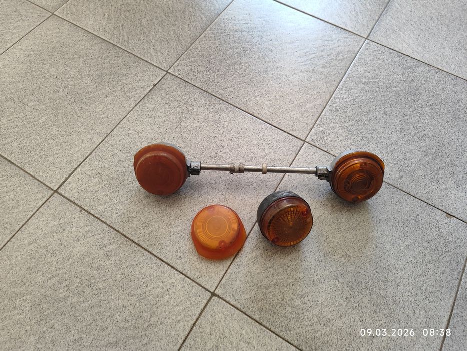 Емблема табелка за Пиаджо. Мигачи за Симсон.