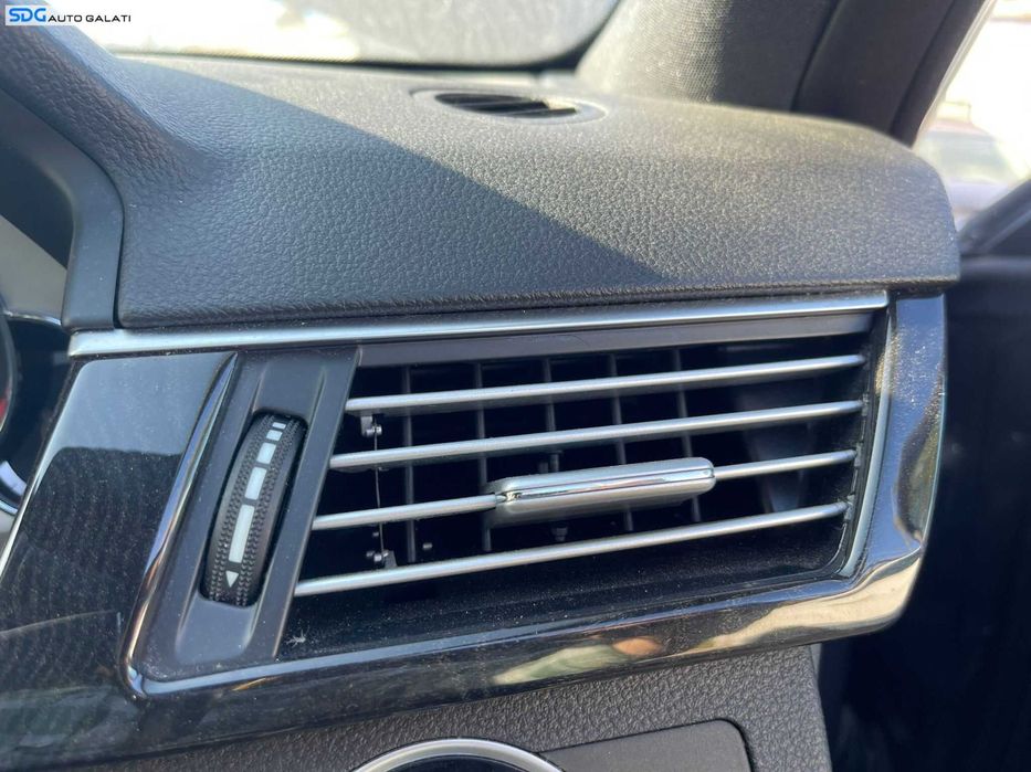 Gura Grila Aer Aerisire Ventilatie Bord Laterala Dreapta Mercedes Clasa E Class W212 2009 - 2012 [C8342]