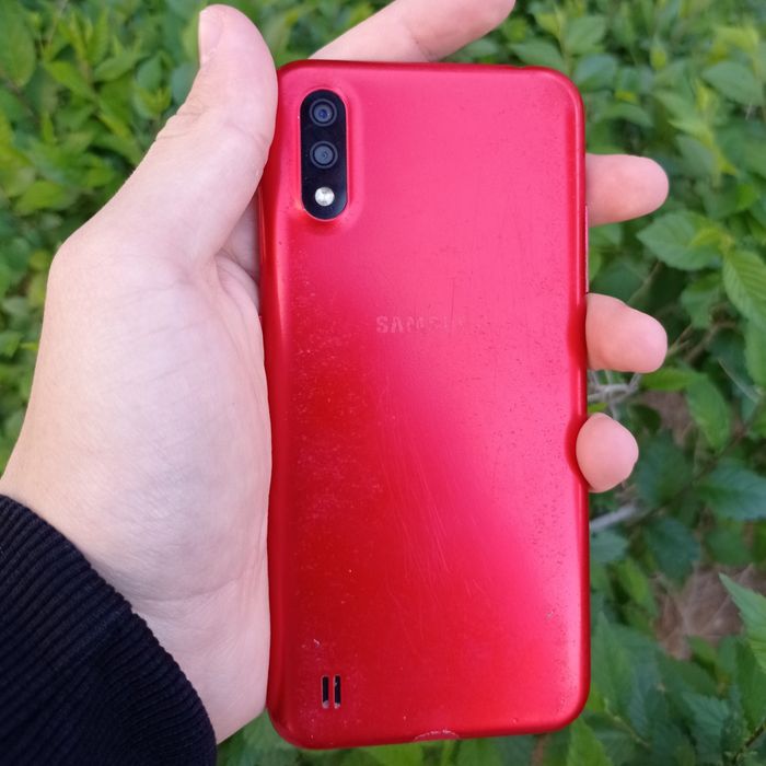 Samsung A01, телефон