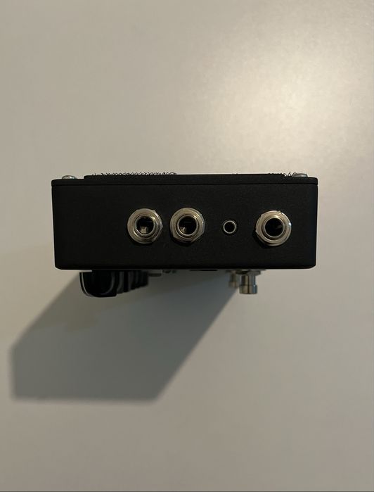 Vând această pedală Ampeg SCR-DI