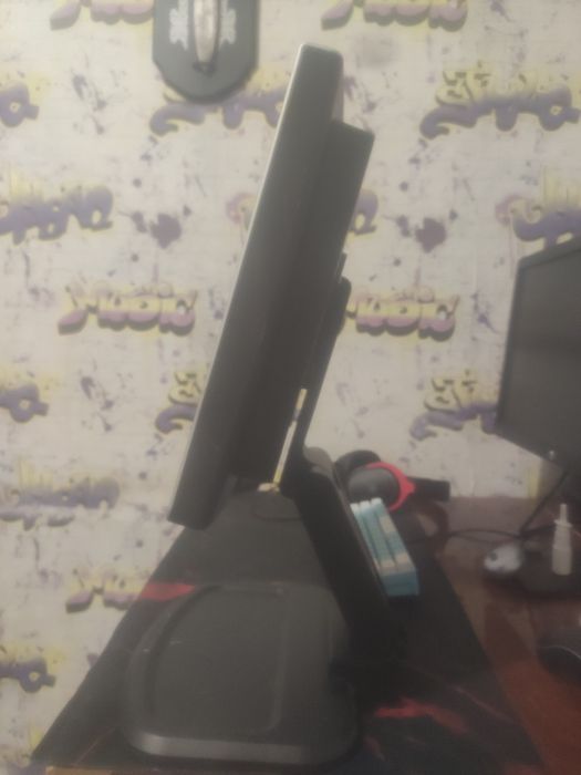 Монитор HP 1740 5:4