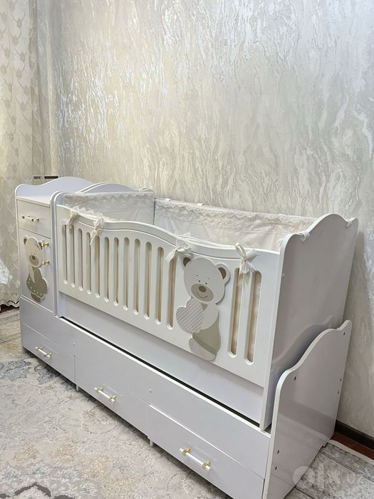 Yangi bir kishilik krovat sotiladi. Holati yangi foydalanmadik