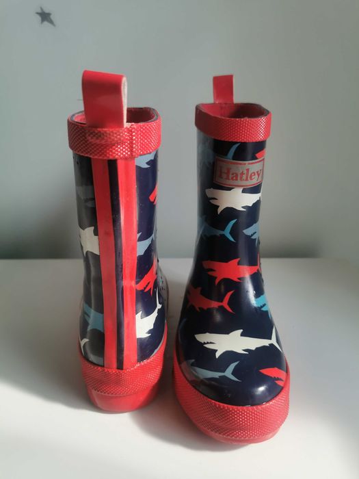 Hatley Sharks cizme ploaie + costum culori schimbătoare (copii 4 ani)