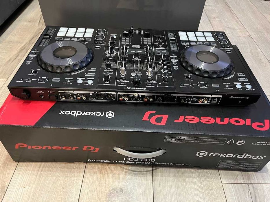 DJ контролер DDJ-800