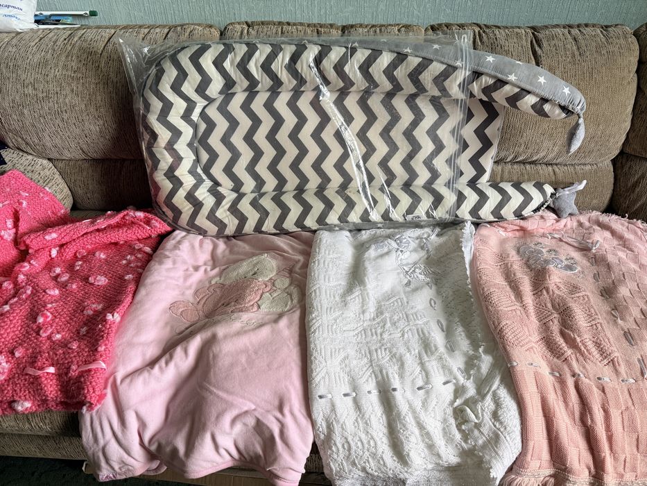 Отдам кокон и детские пледы
