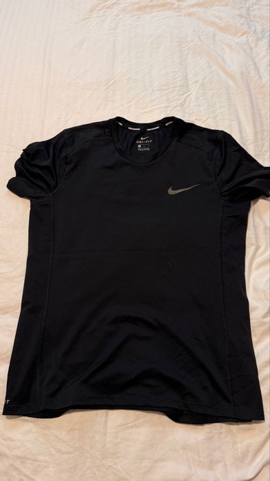 Nike DriFit тениски заедно