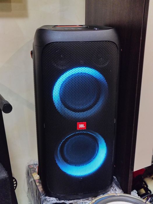 Продавам JBL partybox 310
