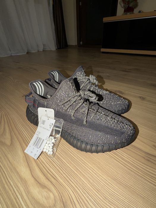 Adidasi Yeezy 350 noi