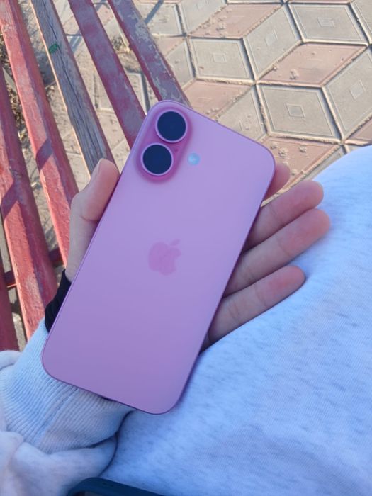 Iphone 16 в розовом цвете