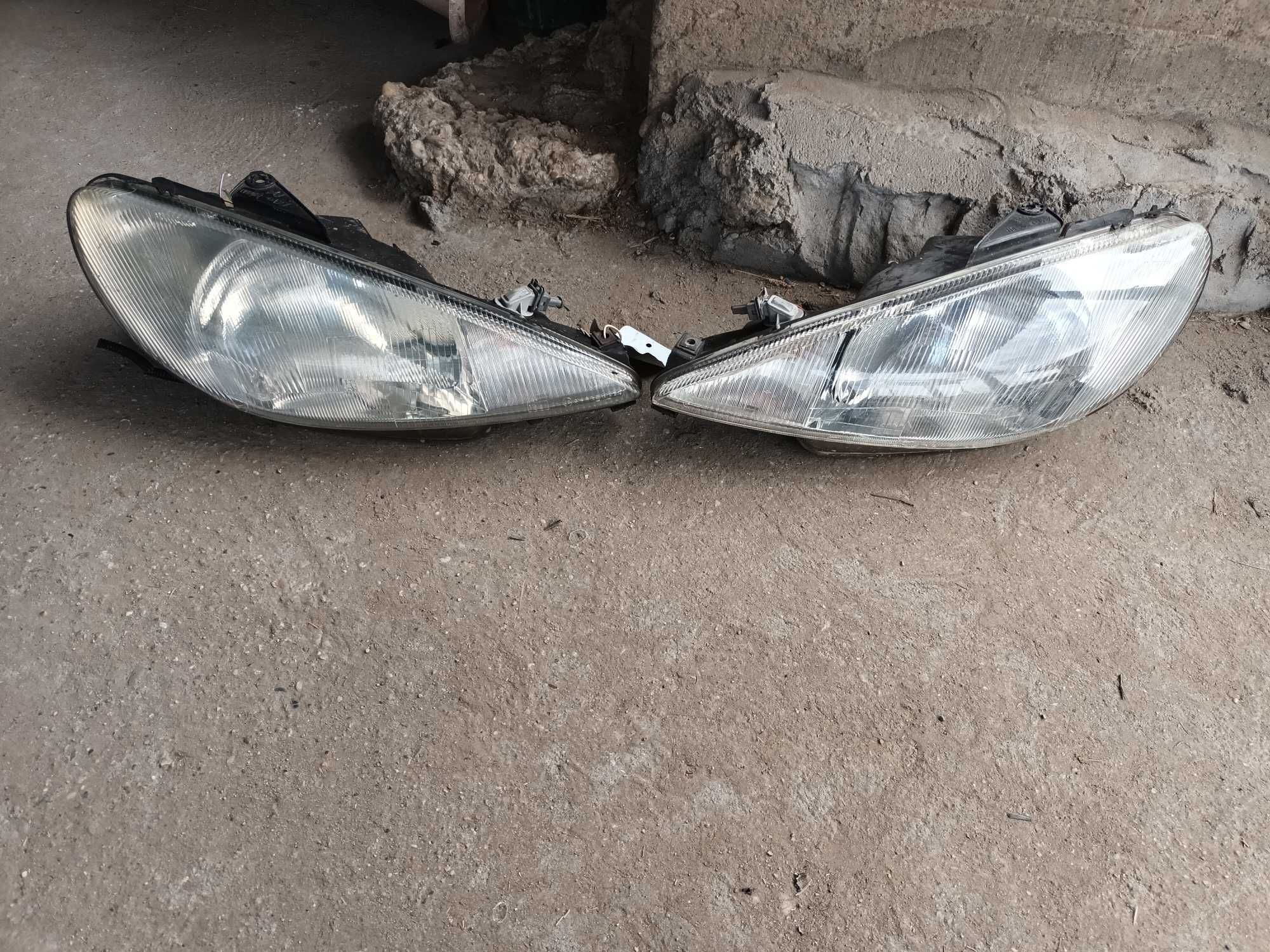 Ляв и десен фар за пежо 206 PEUGEOT 206 гр. Белене • OLX.bg