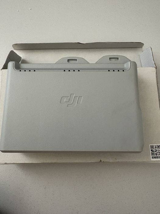 DJI Neo – Stație de încărcare bidirecțională (Multi-Charging Hub)