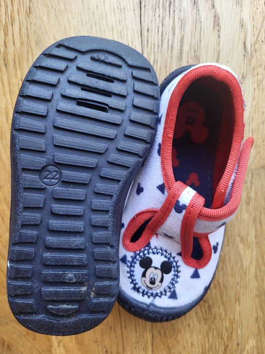 Кецове и пантофи размер 21 и 22