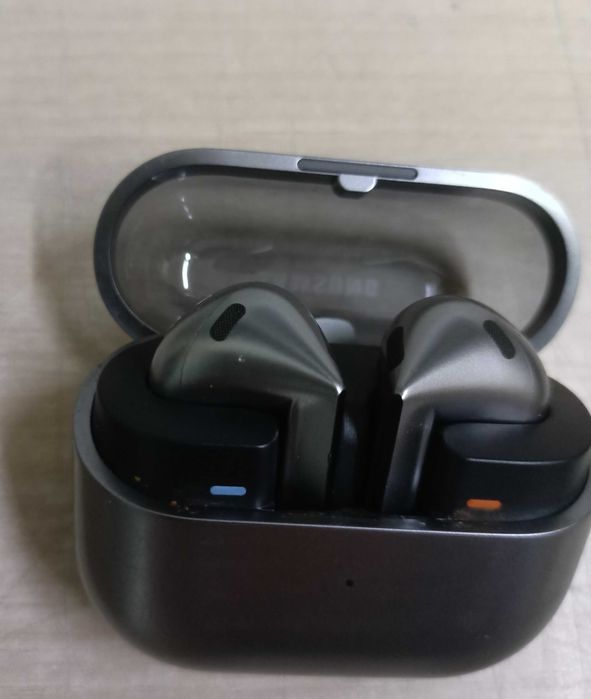 Samsung Galaxy Buds 3 argintiu