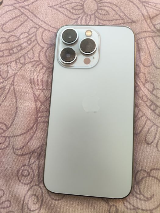 Vând 13 pro 10 din 10 perfect funcțional