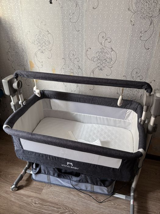 Манеж-кровать, поперечный маятниковый механизм для детей