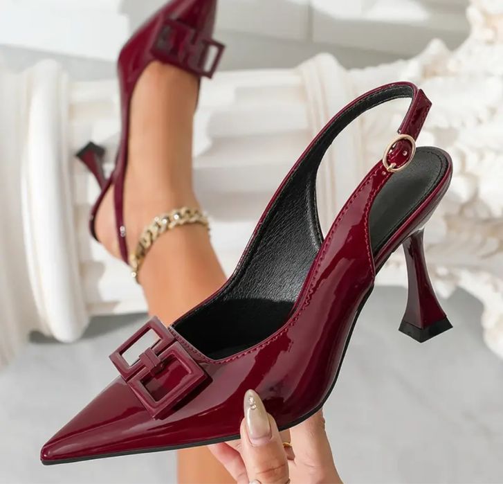 Бордо обувки лачени