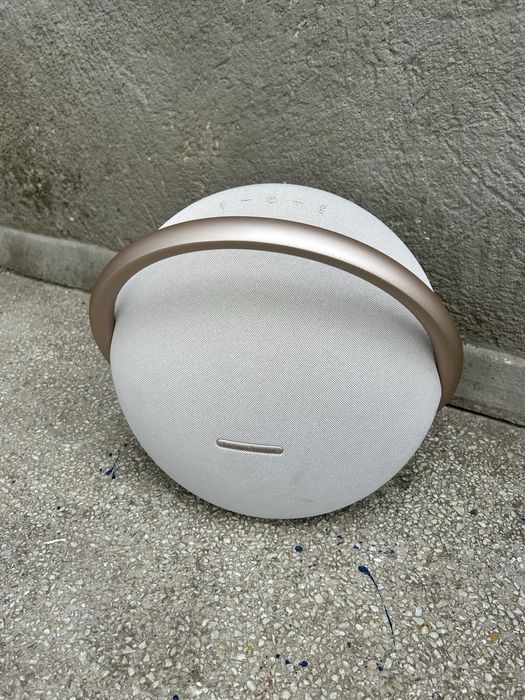 Harman kardon onyx studio  8