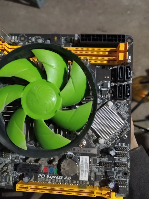 Mateniski plata hhd xard sotiladi