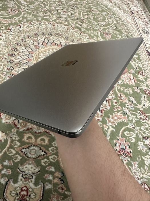 MacBook Pro 13 (2019.г)