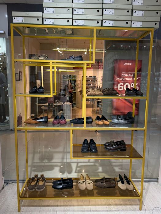 Стеллажи для магазина обуви