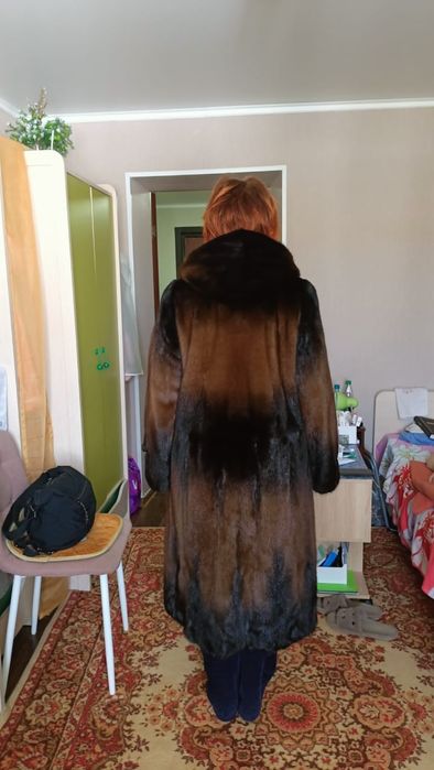 Продам шубу норковую