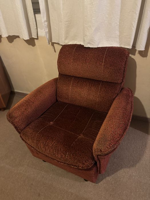 Кресла два броя запазени