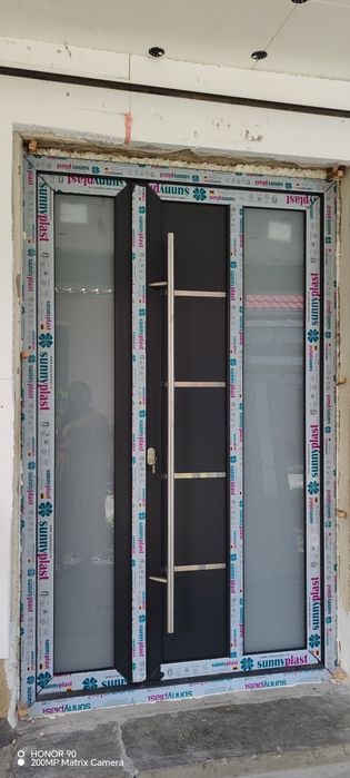 Montez, uși interioare, uși metalice,tâmplărie PVC ,