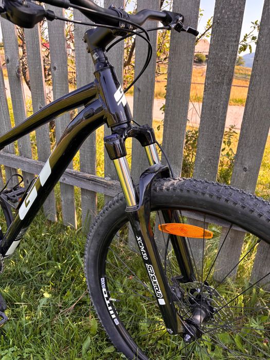 Bicicleta MTB GT, cadru M, roti 29