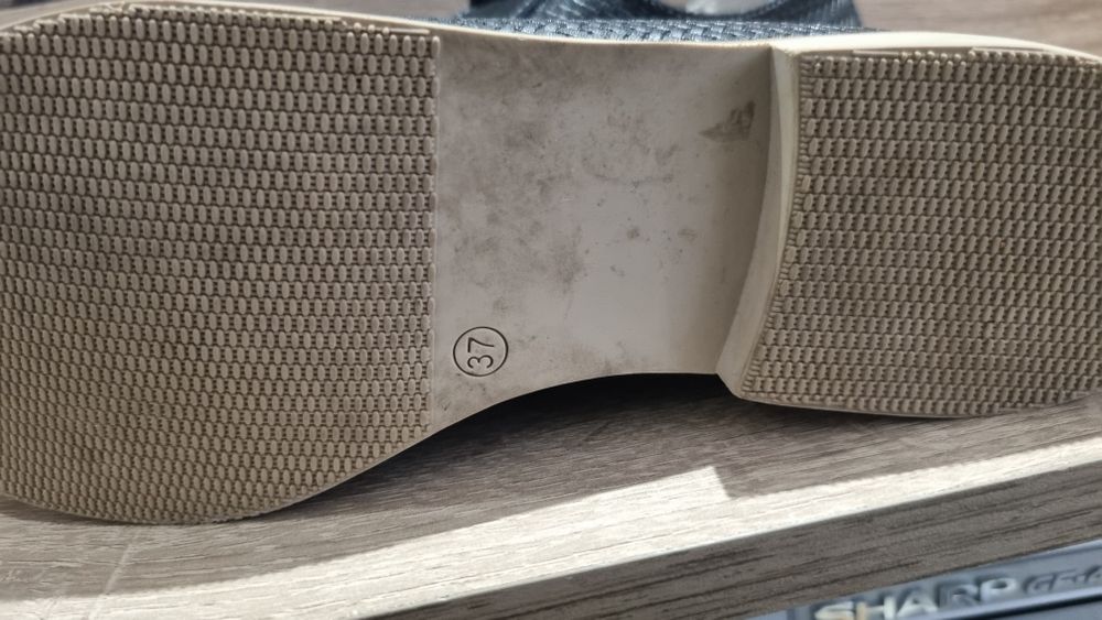 Дамски обувки 37