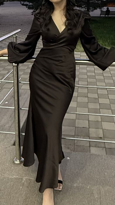 Продам стильное чёрное платье