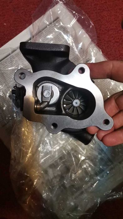 Turbo nou!!! ORIGINAL pt.motor KUBOTA D1105T / V2003T / 1G622-17015