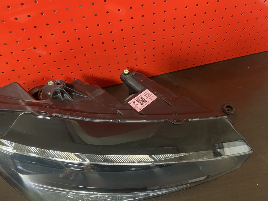 Far dreapta halogen si led drl Skoda Scala