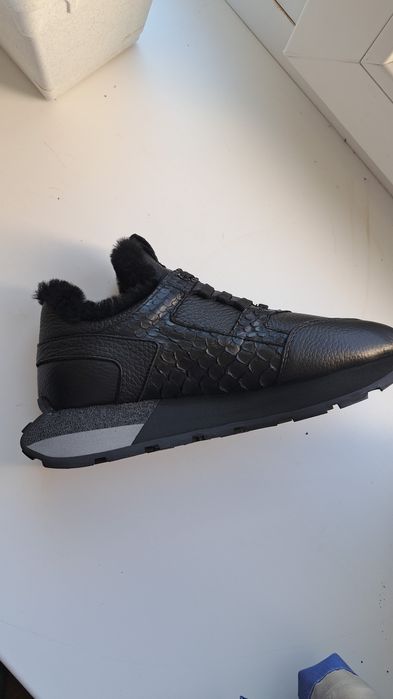 НОВЫЕ зимние кроссовки