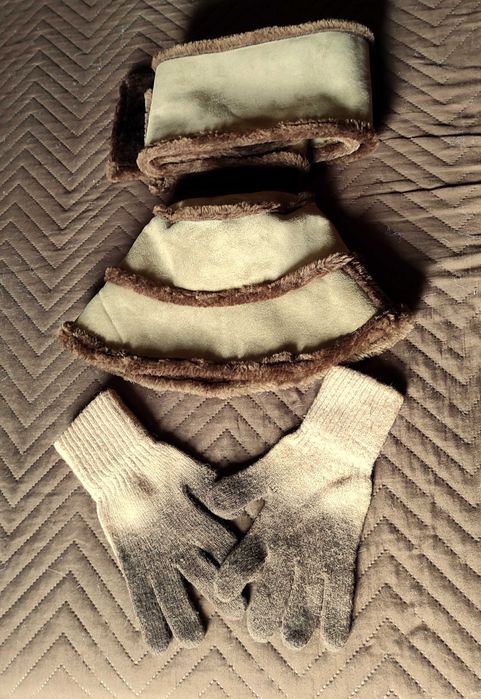 Качествен комплект - топла шапка с двулицев шал. Нов.